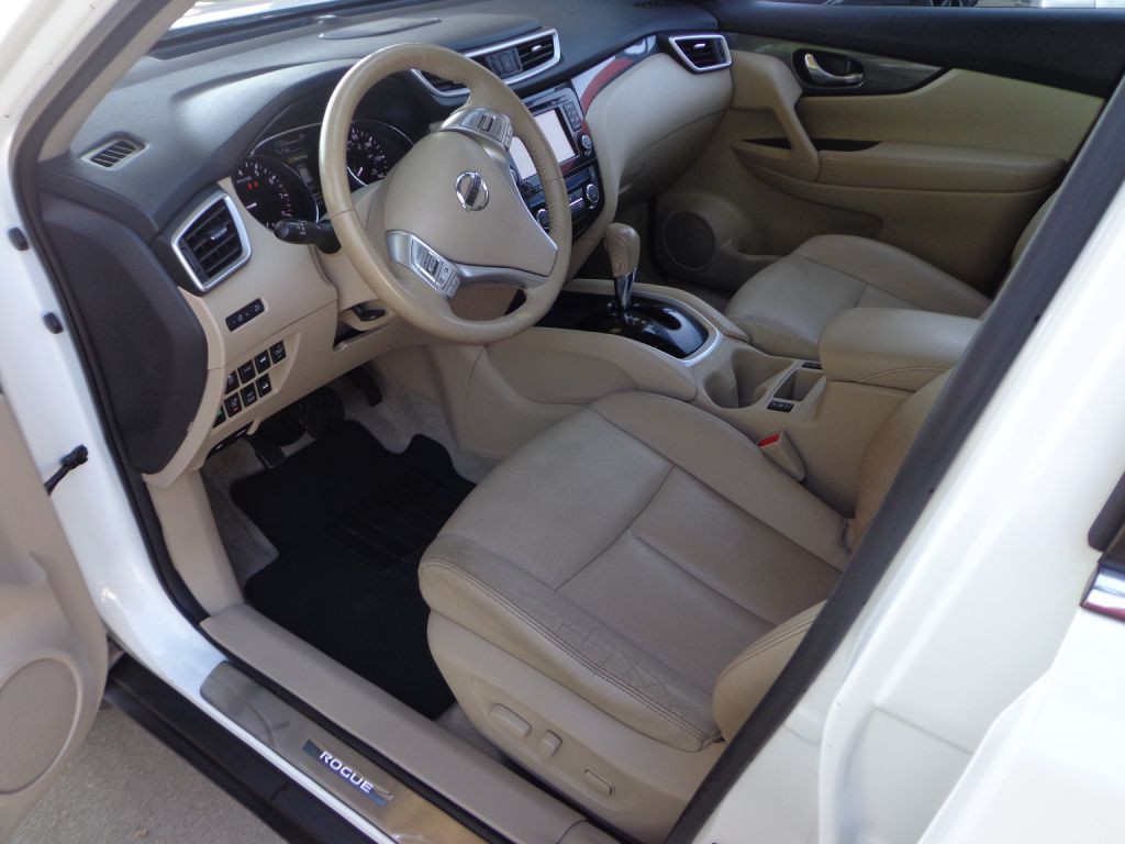2015 Nissan Rogue Image 14