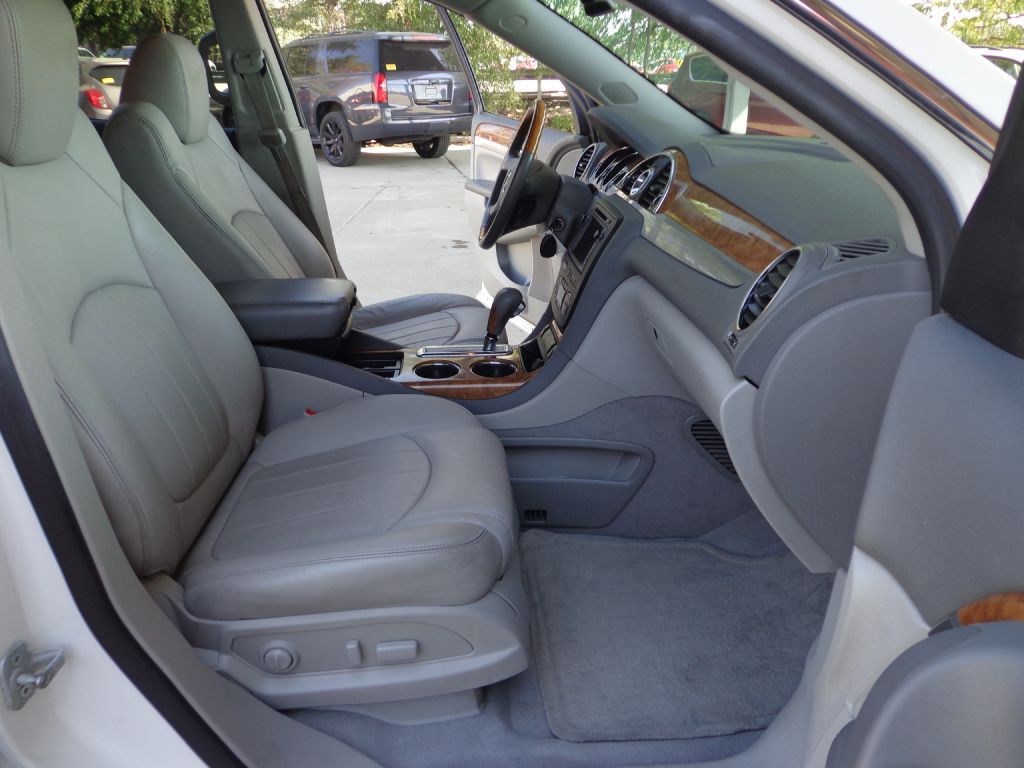 2012 Buick Enclave Image 16