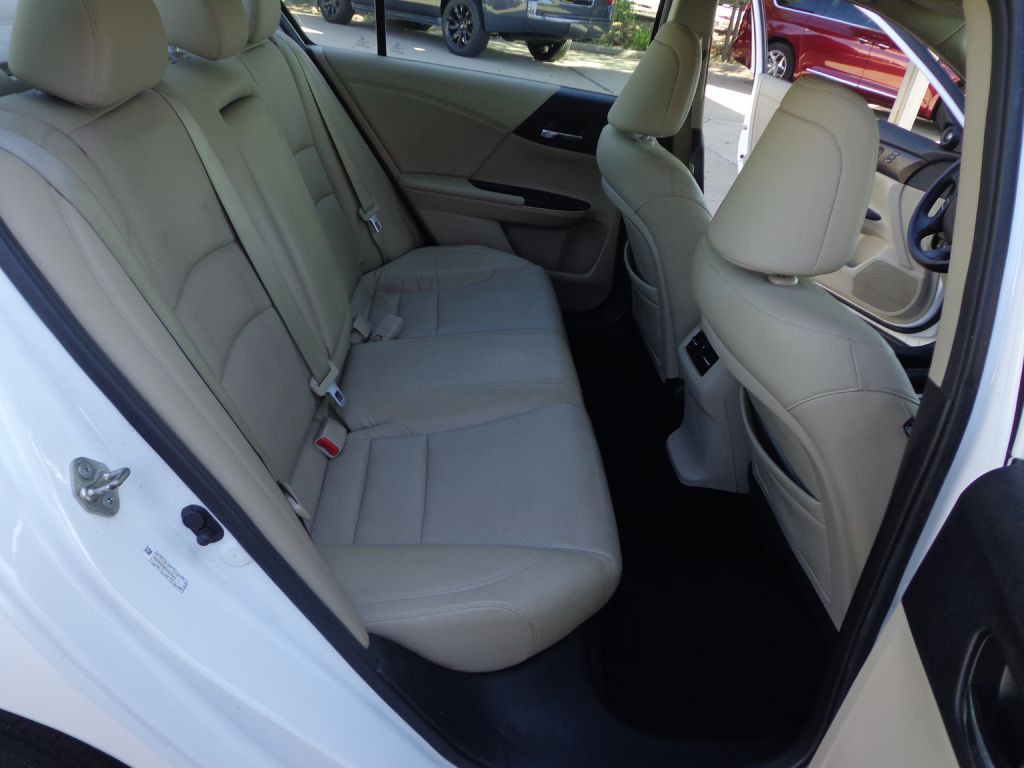 2014 Honda Accord Image 19