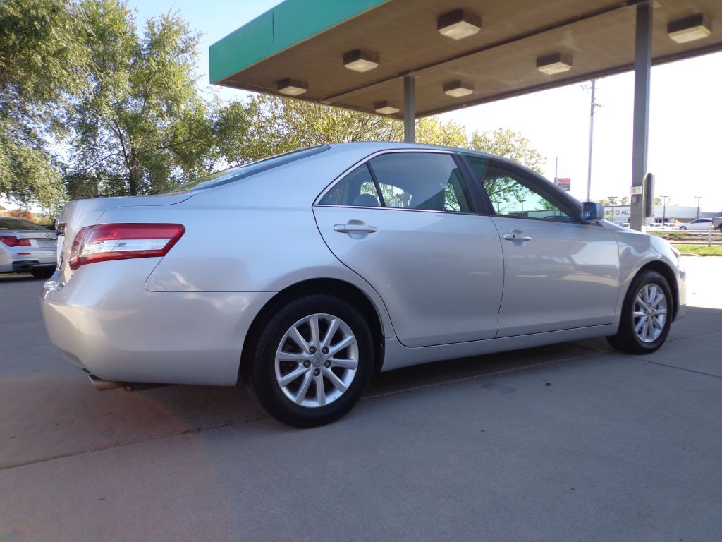 2011 Toyota Camry Image 4