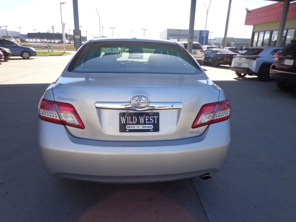 2011 Toyota Camry Image 5