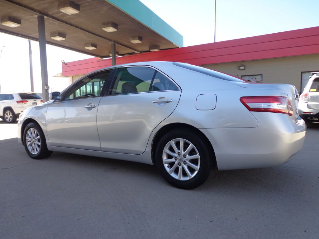 2011 Toyota Camry Image 6