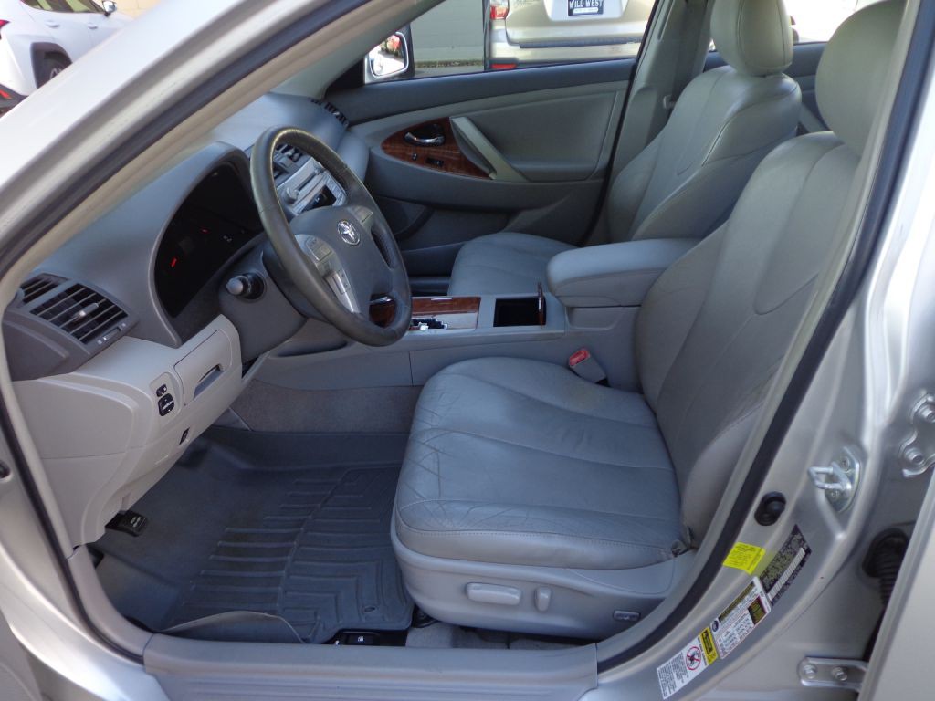 2011 Toyota Camry Image 13