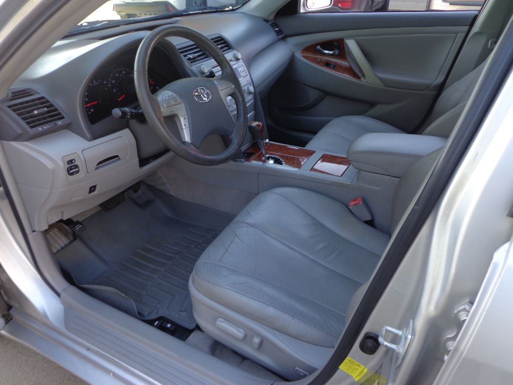 2011 Toyota Camry Image 15