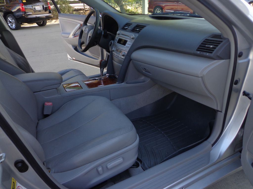 2011 Toyota Camry Image 18