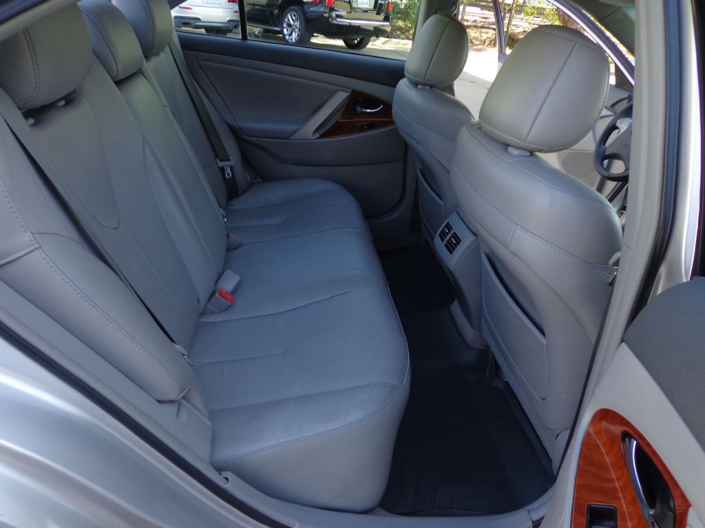 2011 Toyota Camry Image 19