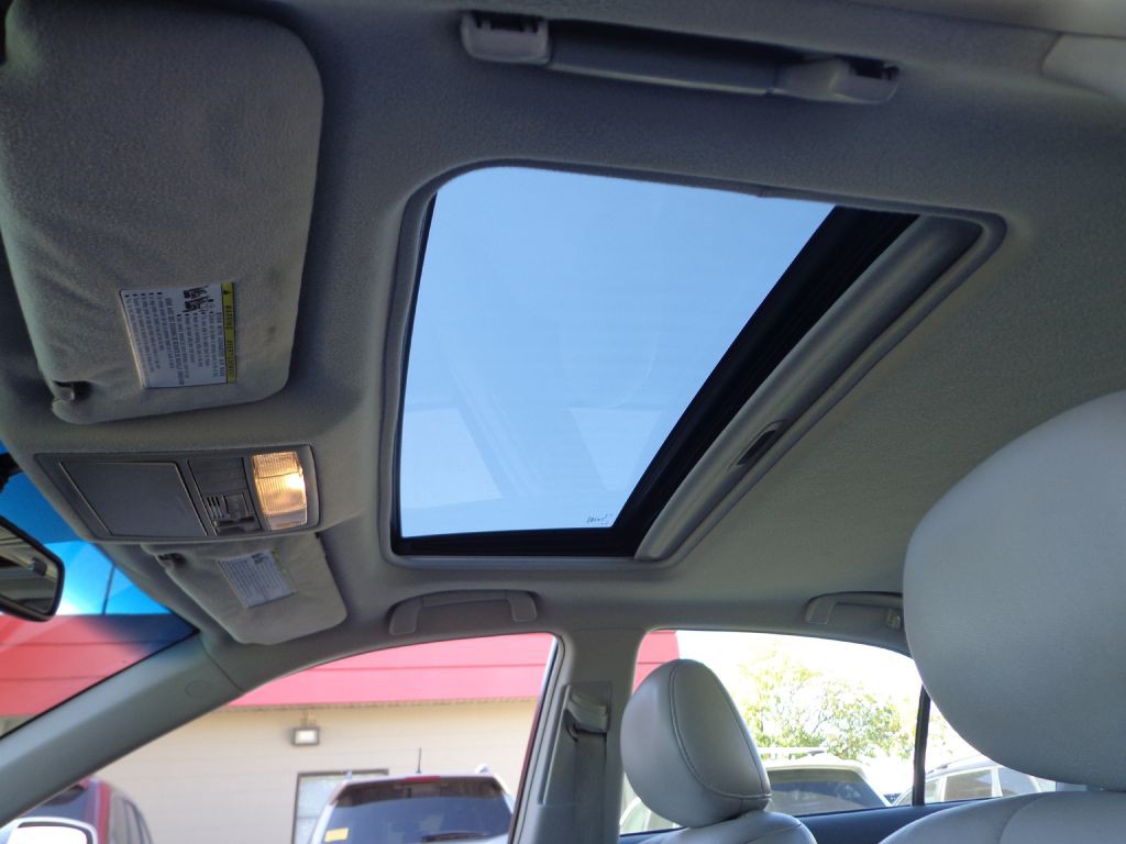 2011 Toyota Camry Image 20