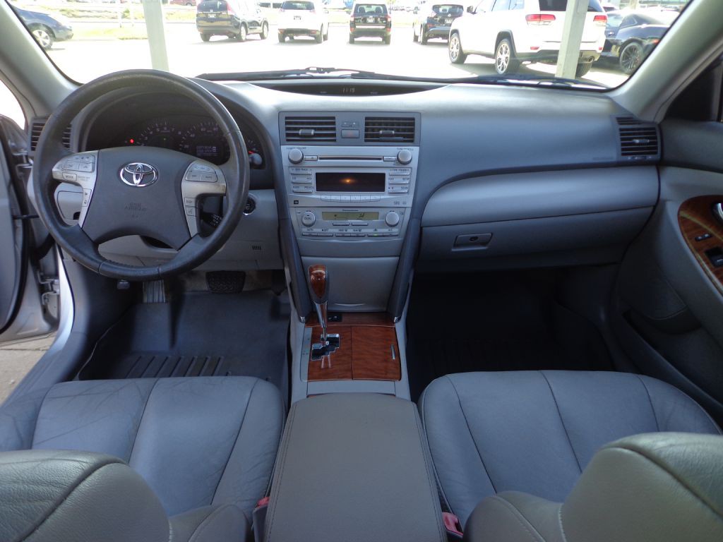 2011 Toyota Camry Image 21
