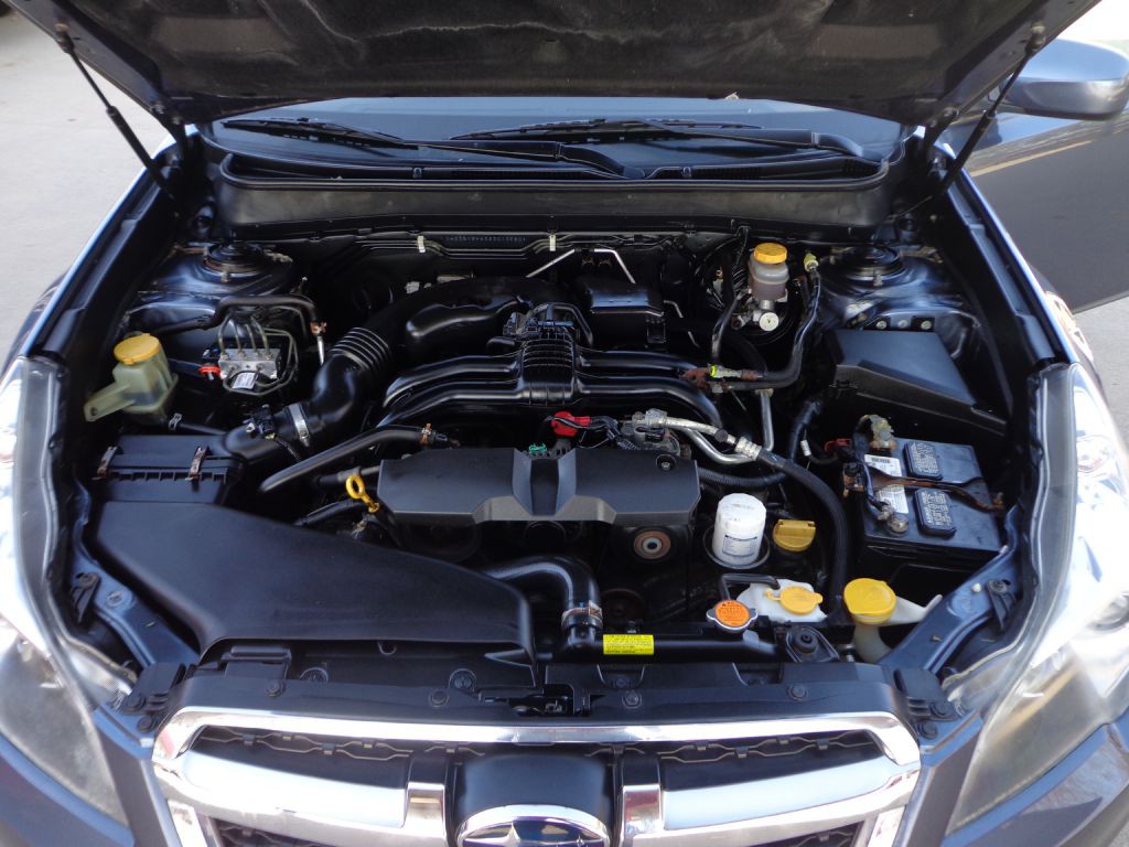2014 Subaru Legacy Image 8