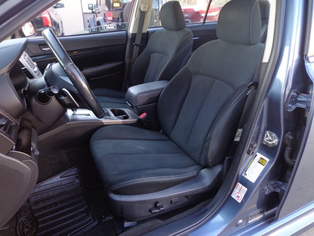 2014 Subaru Legacy Image 10