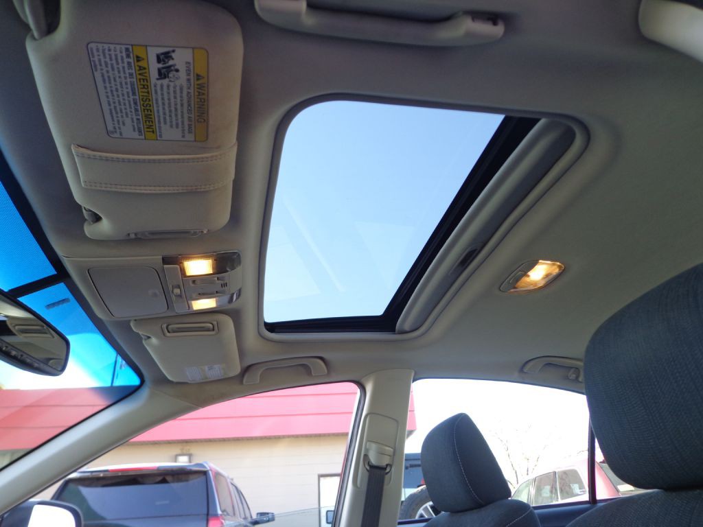 2014 Subaru Legacy Image 17