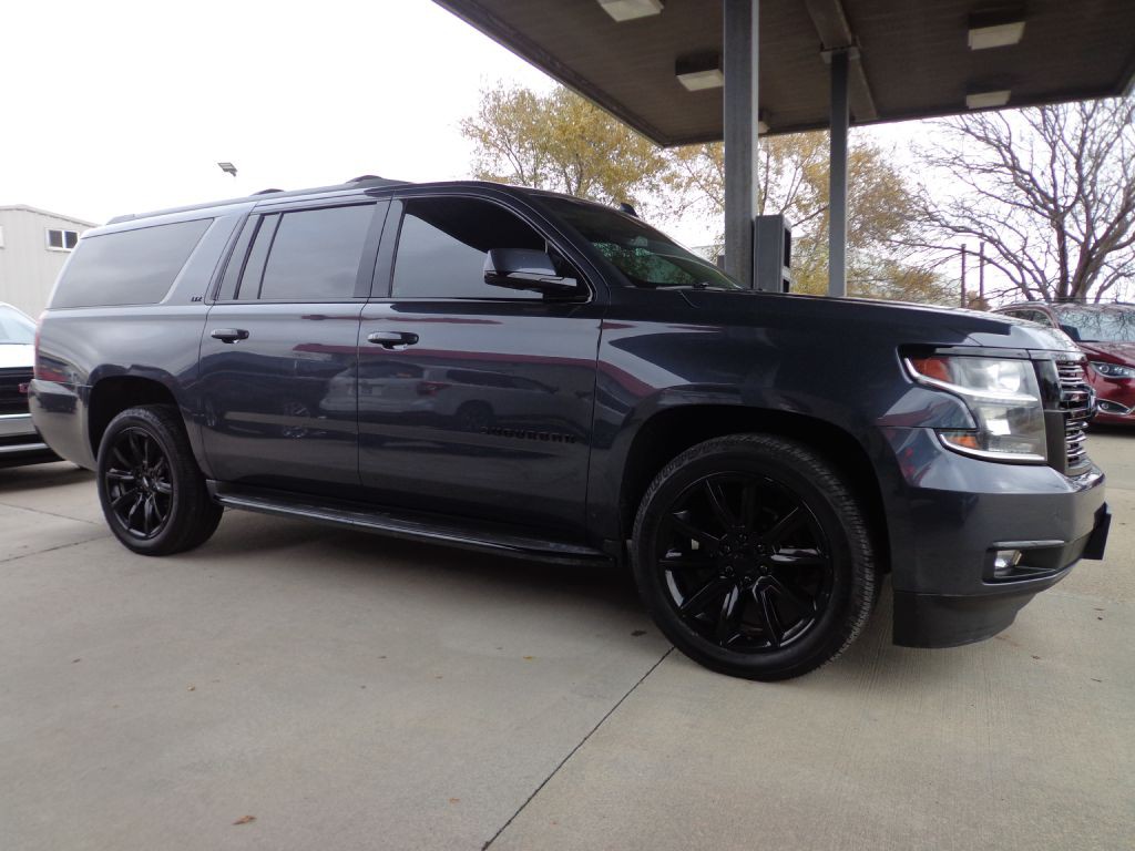 2015 Chevrolet Suburban Image 3