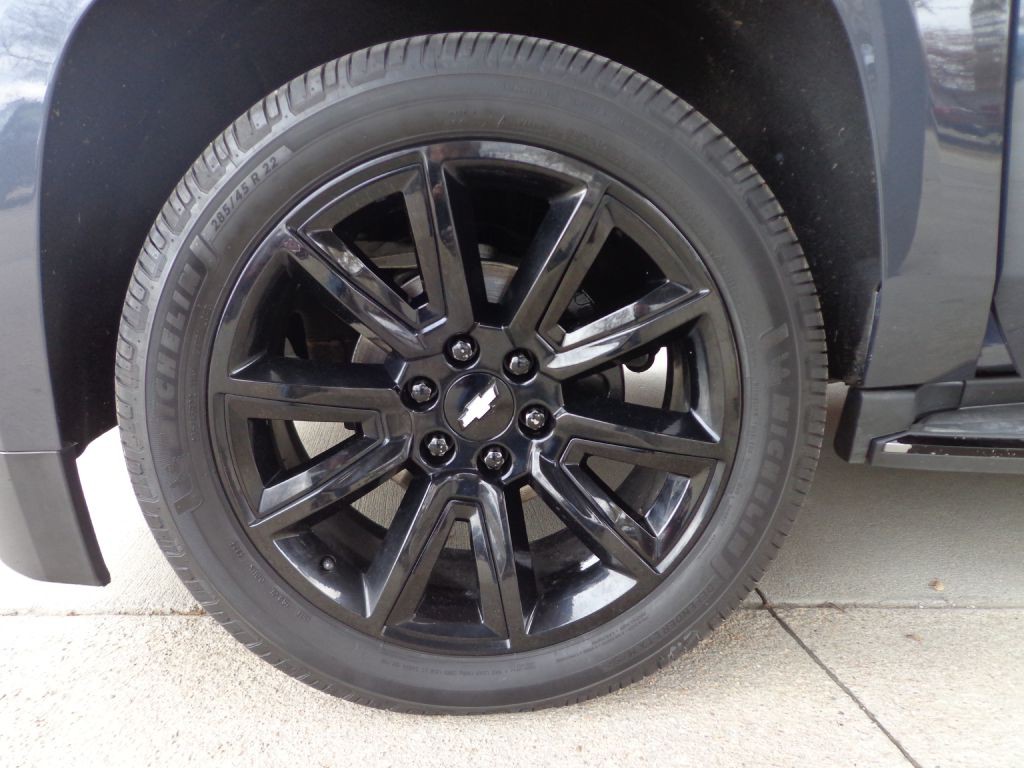 2015 Chevrolet Suburban Image 8