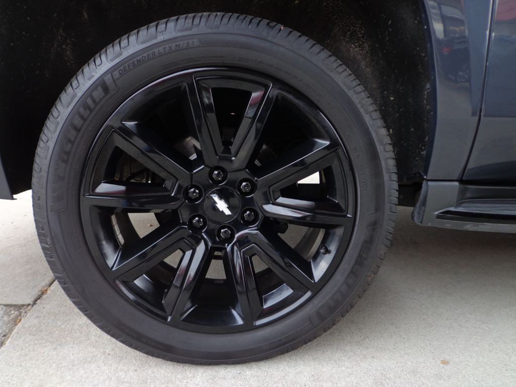 2015 Chevrolet Suburban Image 10