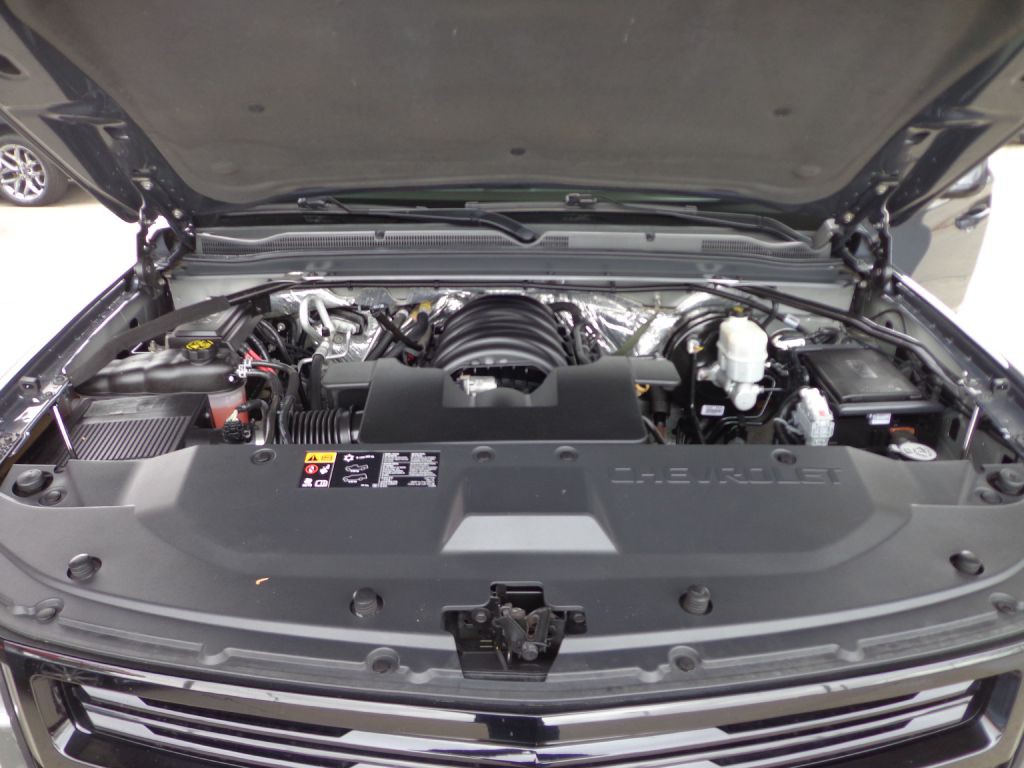 2015 Chevrolet Suburban Image 12