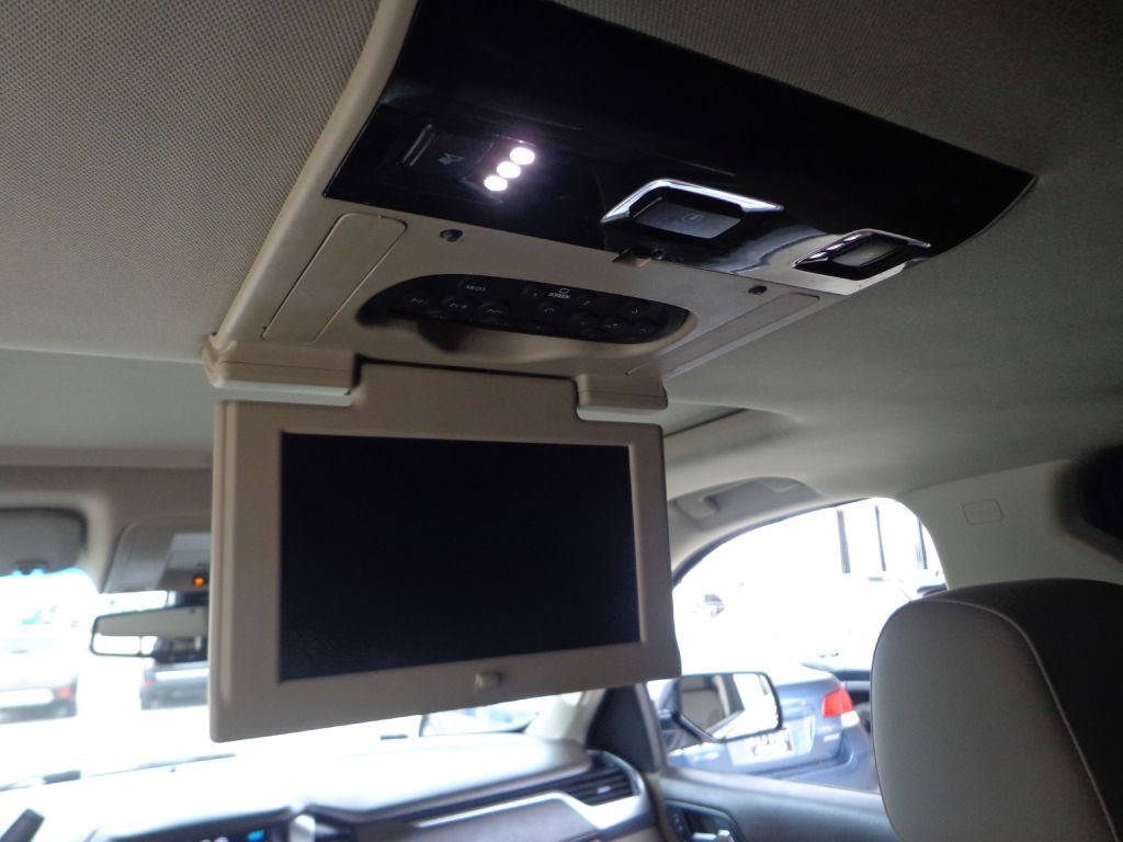 2015 Chevrolet Suburban Image 23