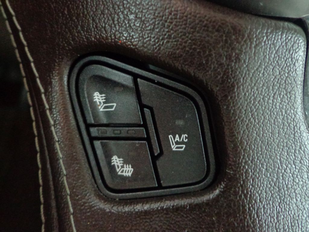 2015 Chevrolet Suburban Image 27