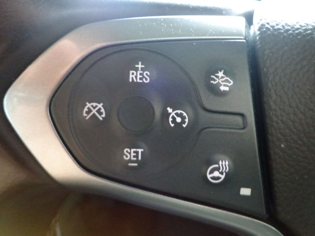 2015 Chevrolet Suburban Image 30