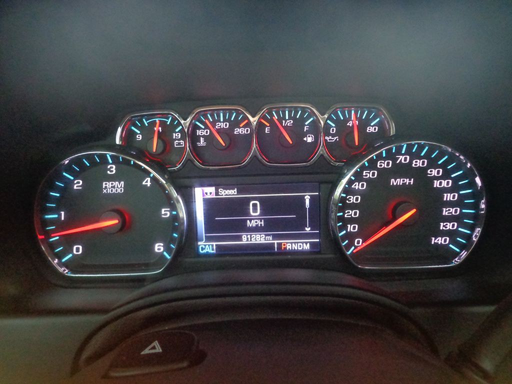 2015 Chevrolet Suburban Image 33