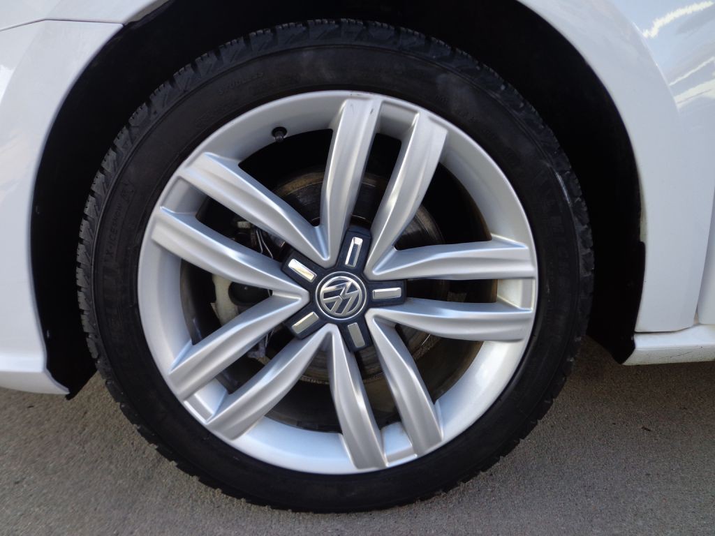 2017 Volkswagen Passat Image 7