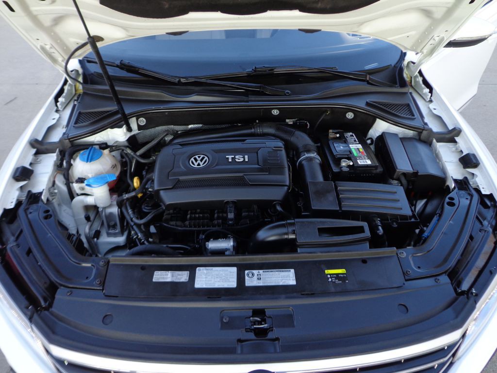 2017 Volkswagen Passat Image 11