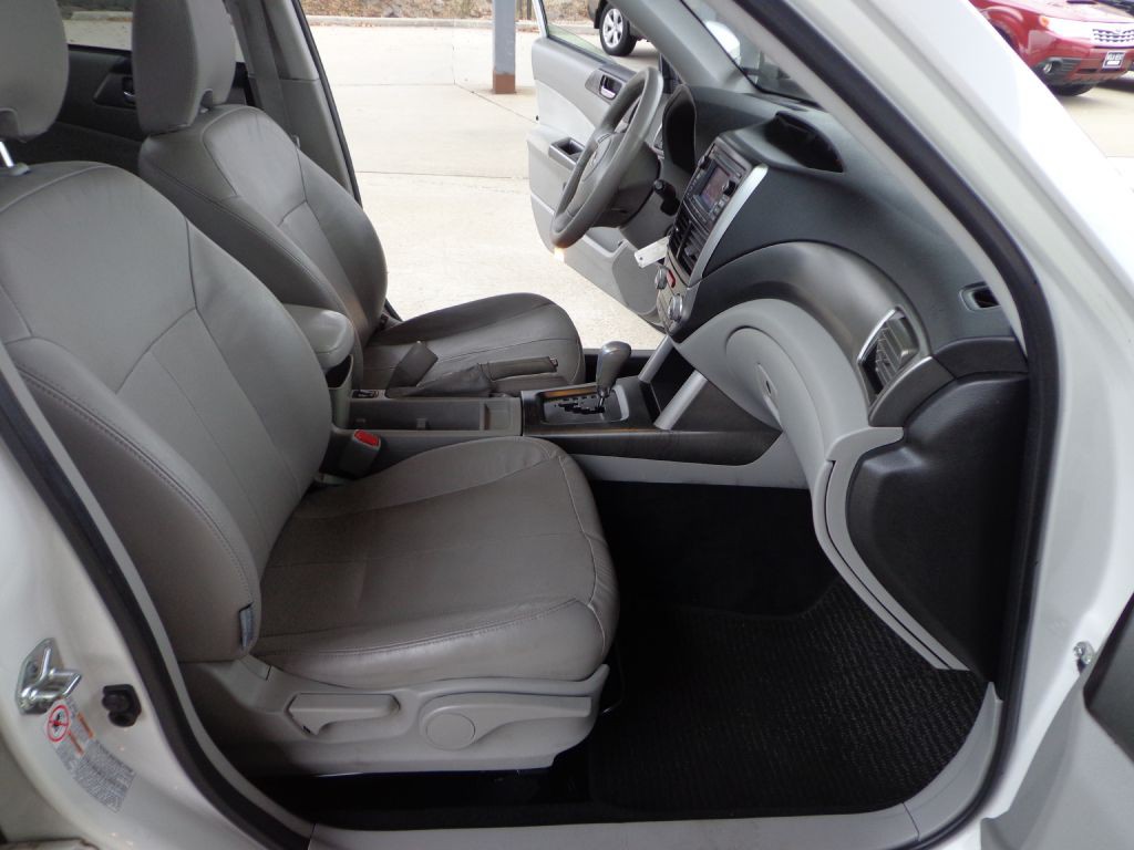 2012 Subaru Forester Image 16