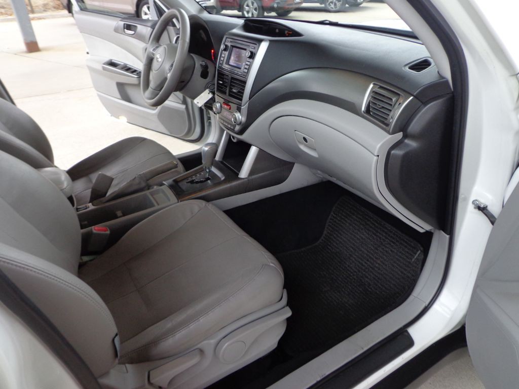 2012 Subaru Forester Image 18