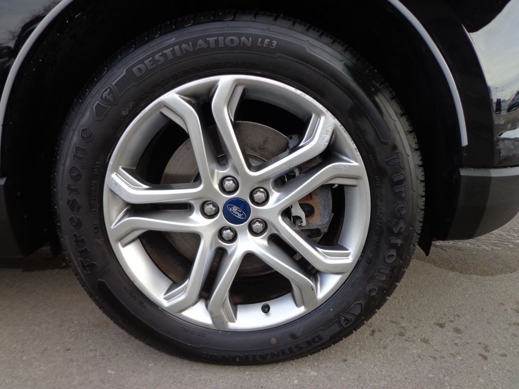 2016 Ford Edge Image 9