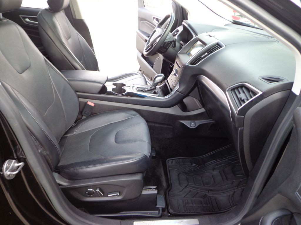 2016 Ford Edge Image 16