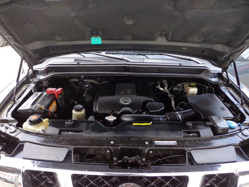 2011 Nissan Titan Image 12