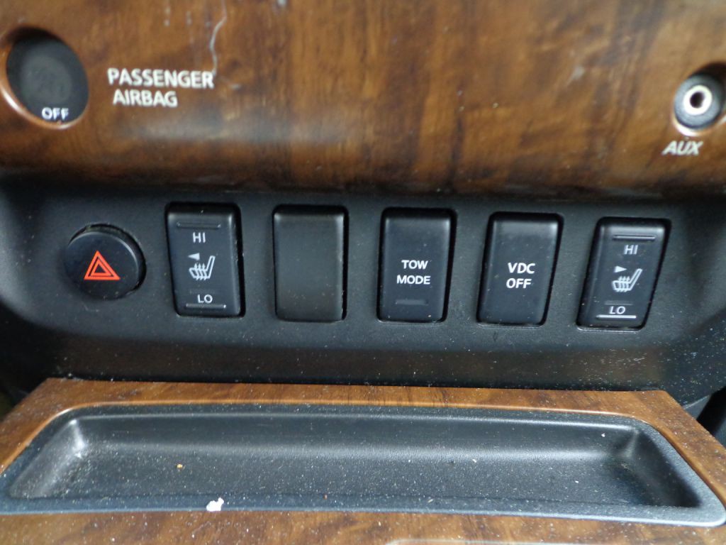 2011 Nissan Titan Image 21