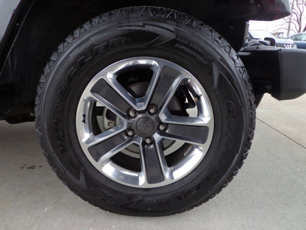 2013 Jeep Wrangler Unlimited Image 9