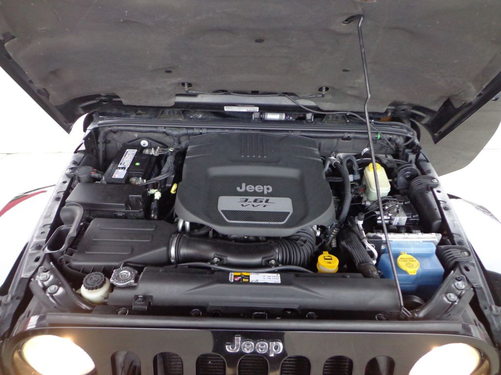 2013 Jeep Wrangler Unlimited Image 12