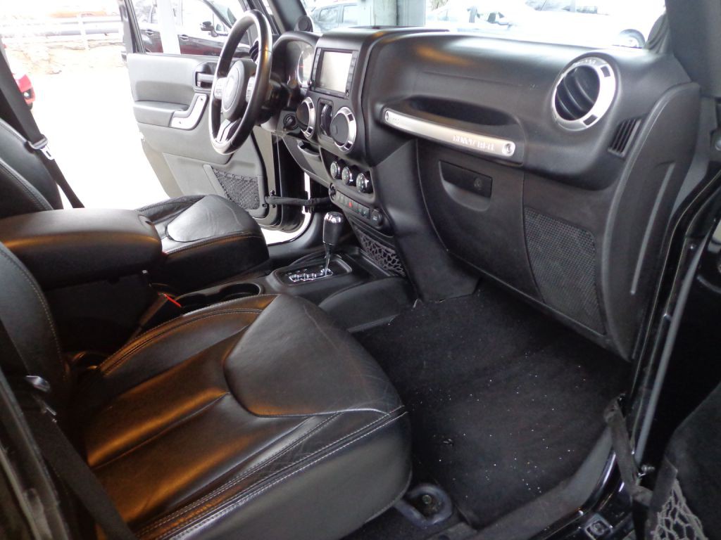 2013 Jeep Wrangler Unlimited Image 18