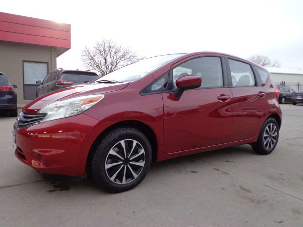 2015 Nissan Versa Image 1