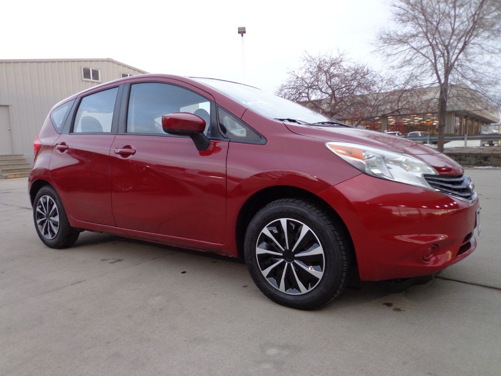 2015 Nissan Versa Image 3