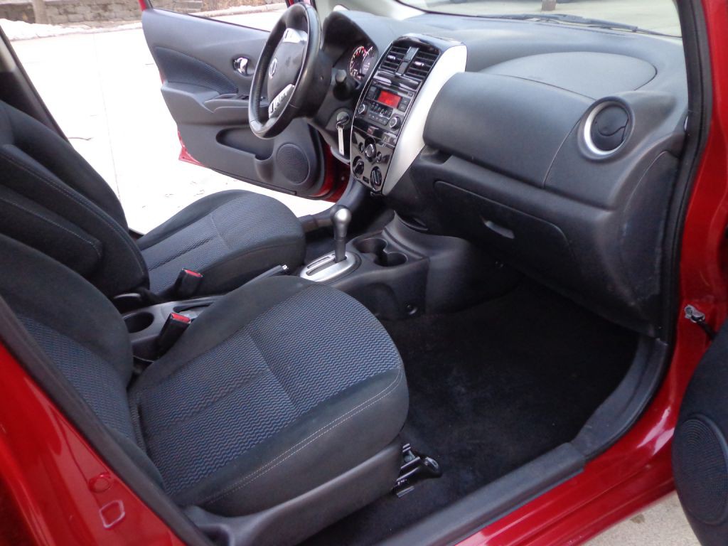 2015 Nissan Versa Image 14