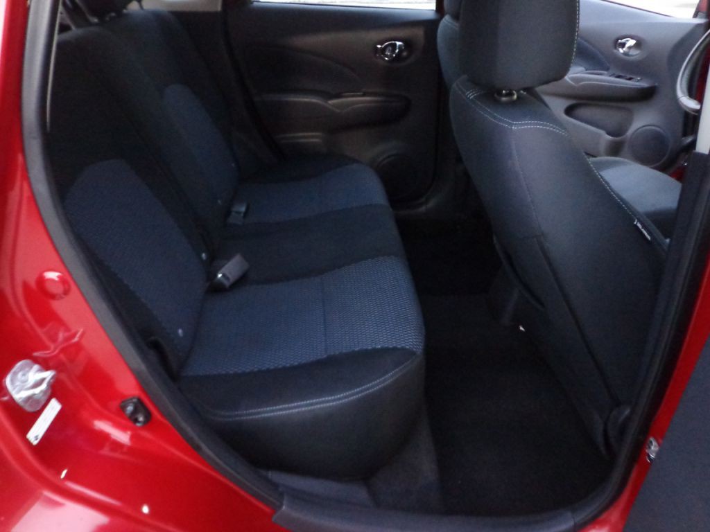 2015 Nissan Versa Image 15
