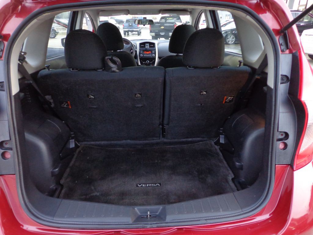 2015 Nissan Versa Image 16