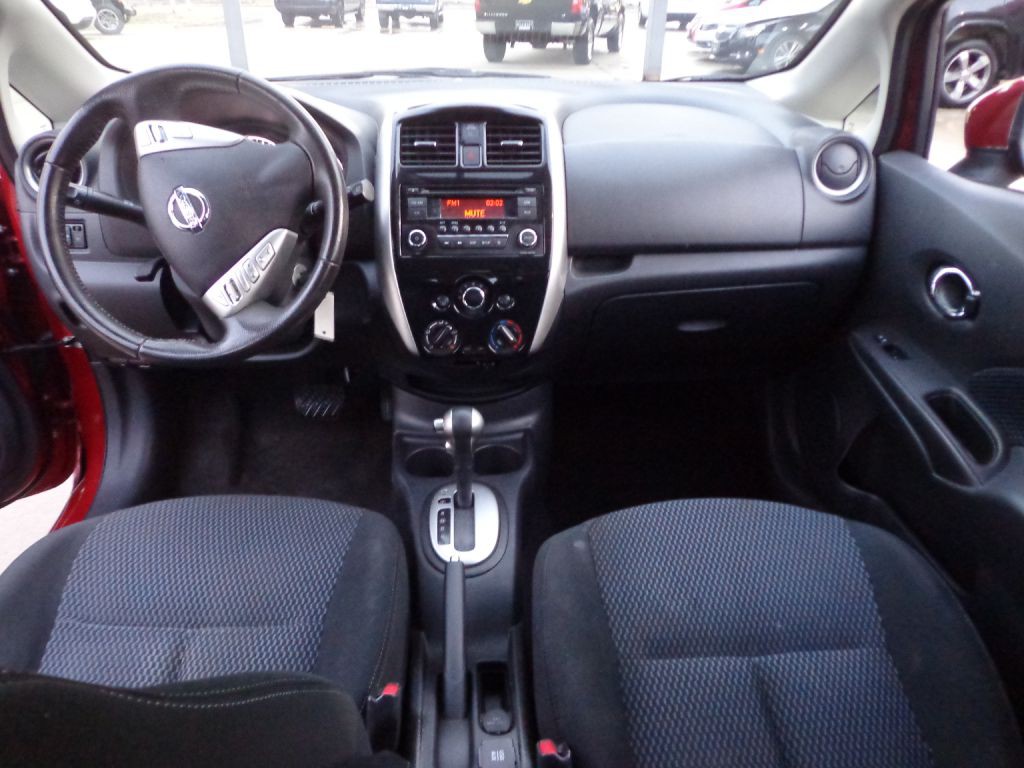 2015 Nissan Versa Image 17