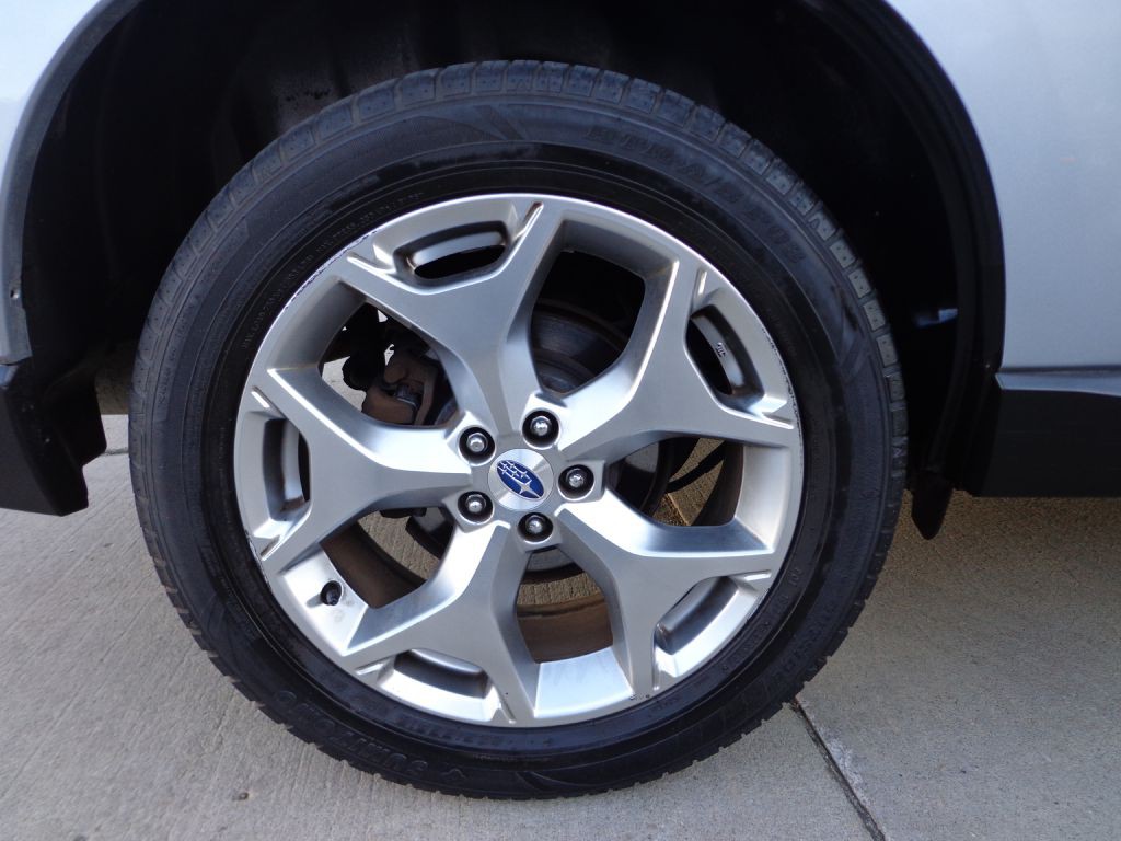 2017 Subaru Forester Image 10