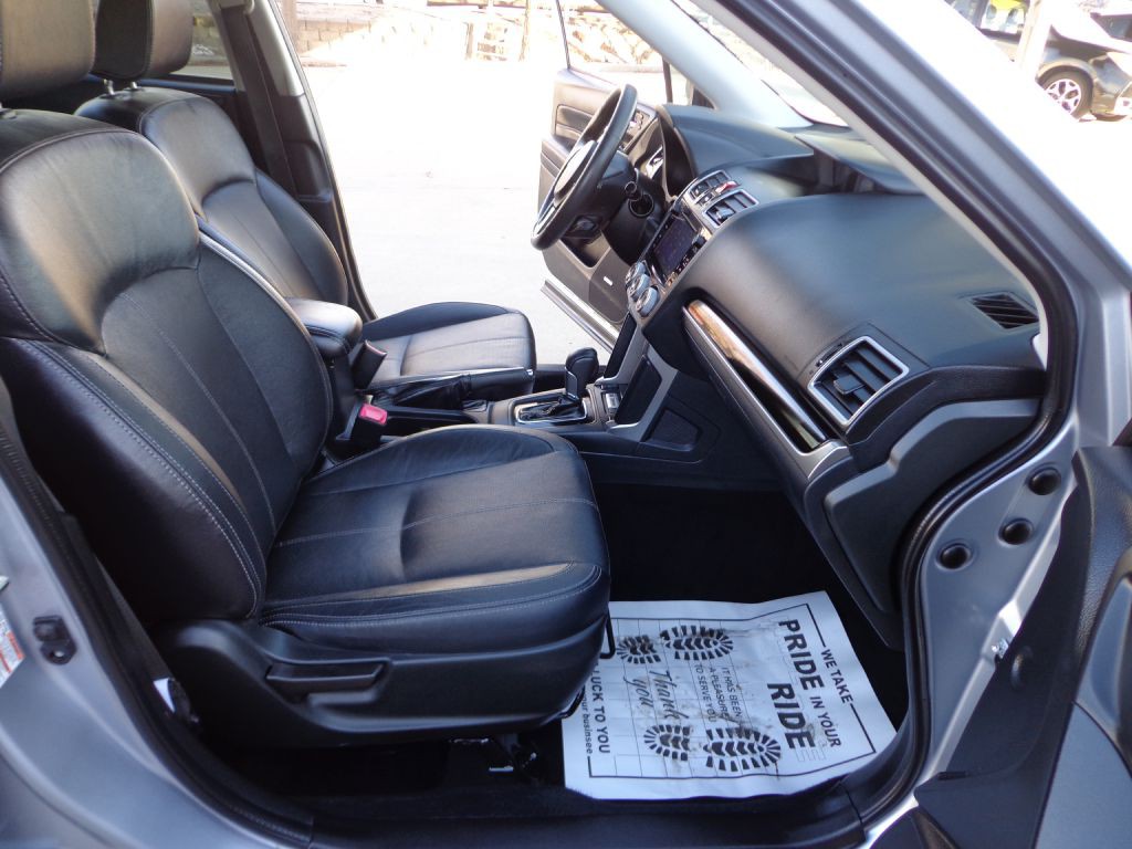 2017 Subaru Forester Image 16