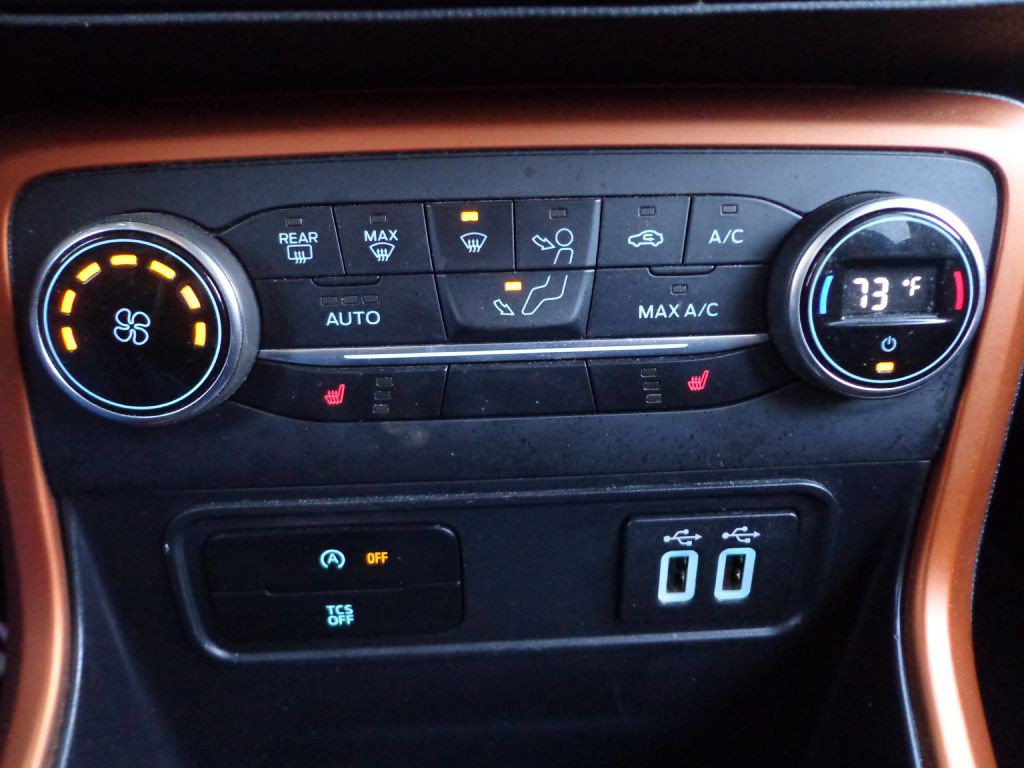 2018 Ford Econoline Image 25