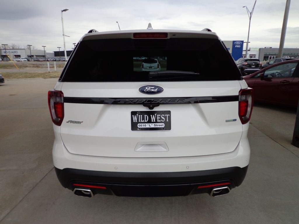 2016 Ford Explorer Image 5