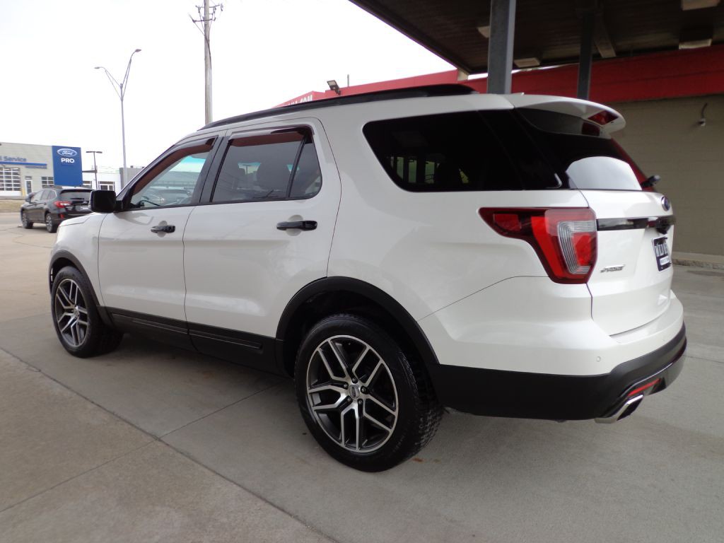 2016 Ford Explorer Image 6