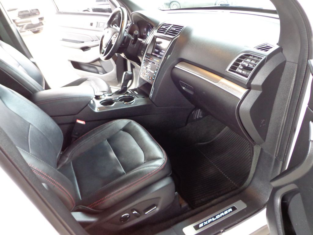 2016 Ford Explorer Image 14