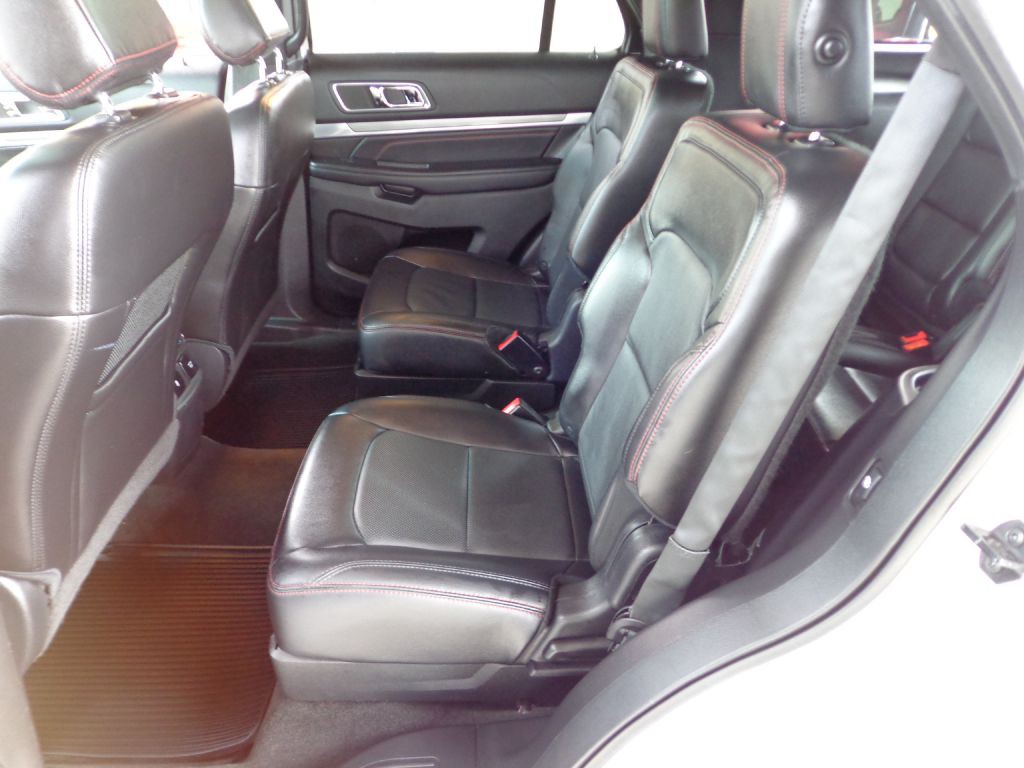2016 Ford Explorer Image 16