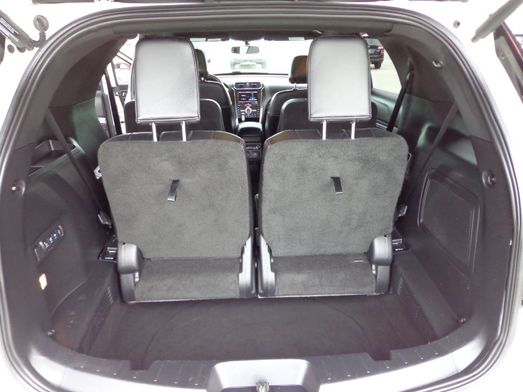 2016 Ford Explorer Image 17