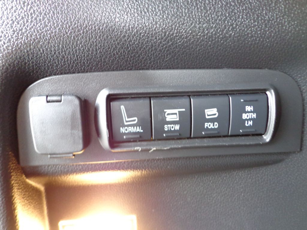 2016 Ford Explorer Image 18