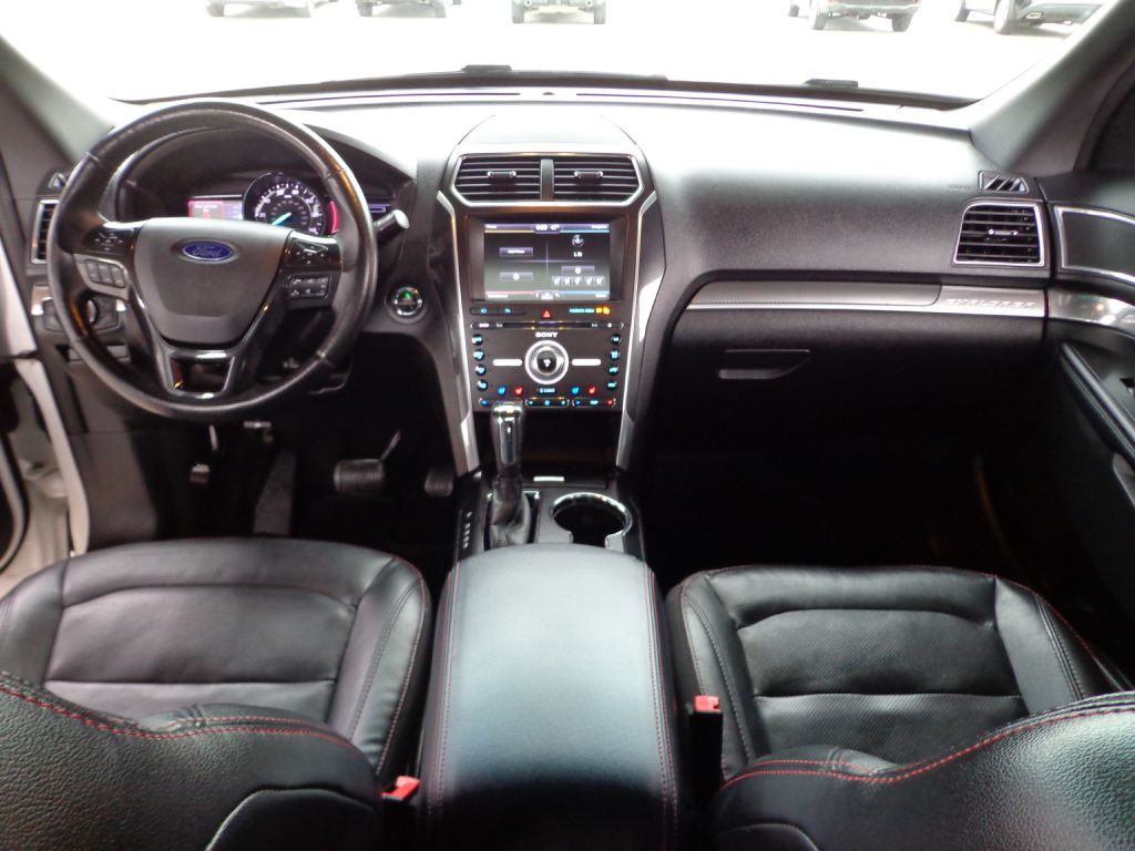 2016 Ford Explorer Image 21